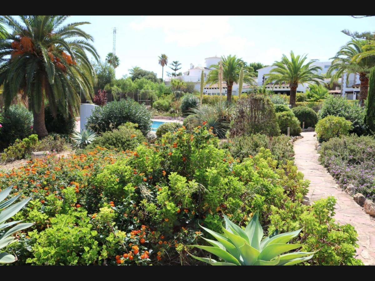 Rosalalinda - Cosy Semi-Detached Home With Sea Views And Large Terrace Moraira Exterior photo